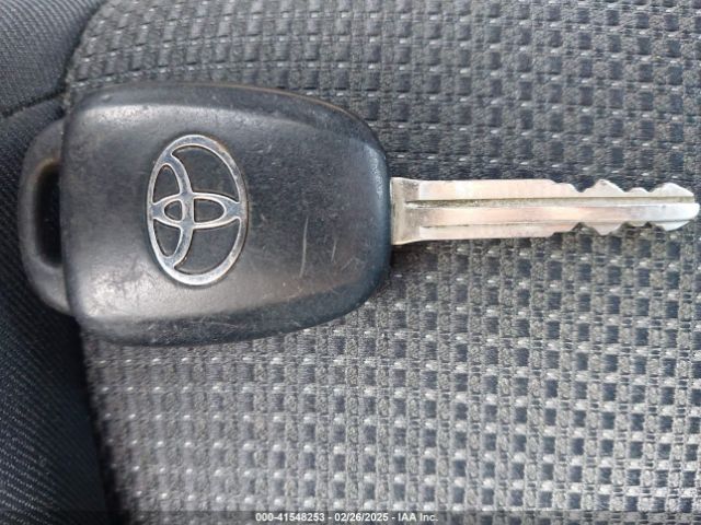 JTMRFREV6HJ702165 Toyota Rav4 Xle