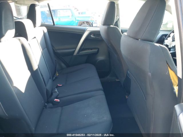 JTMRFREV6HJ702165 Toyota Rav4 Xle