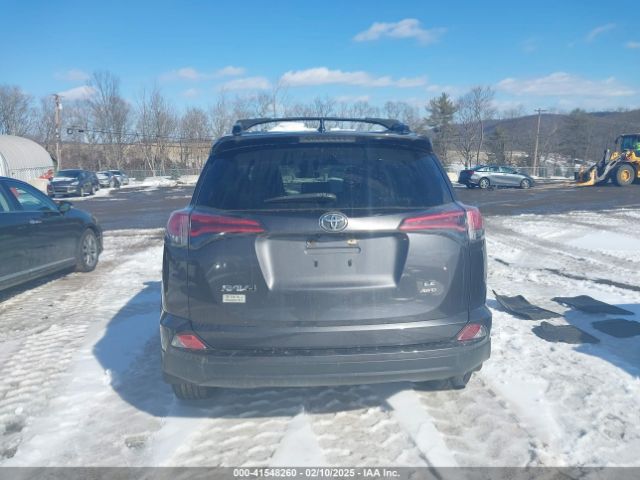 JTMBFREV1JJ230173 Toyota RAV4 LE