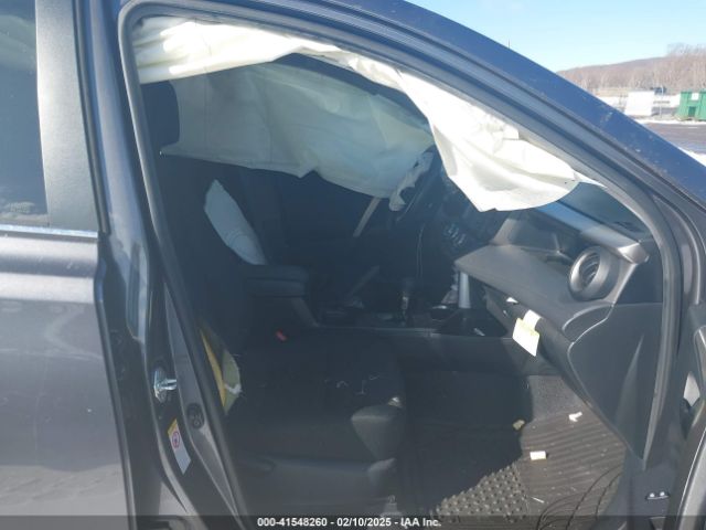 JTMBFREV1JJ230173 Toyota RAV4 LE