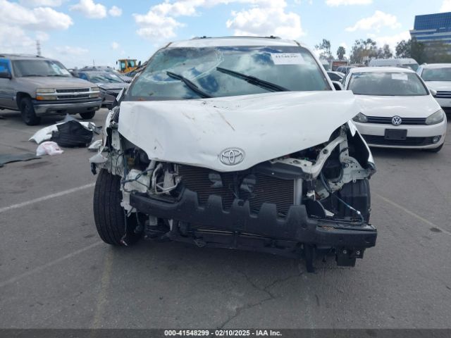 5TDYK3DC1FS637181 Toyota Sienna Xle/limited