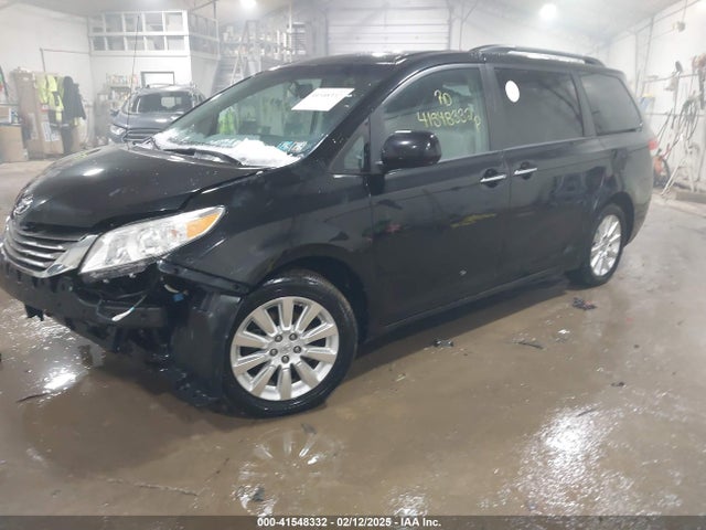 Toyota Sienna Xle/limited 2014 5TDDK3DC7ES072058 Image 2