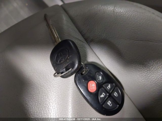 5TDYK3DC4ES439614 Toyota Sienna Xle V6 8 Passenger