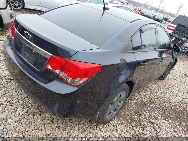 1G1PA5SG8E7423824 Chevrolet Cruze Ls Auto