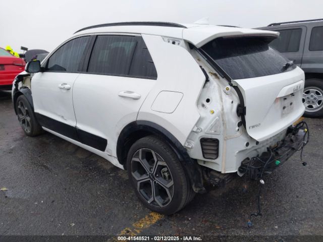 KNDCR3LE5P5033858 KIA Niro Ex Touring