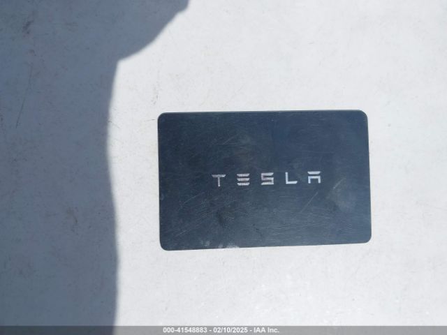 5YJ3E1EA1NF241533 Tesla 2022