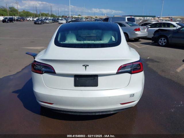 5YJ3E1EA1NF241533 Tesla 2022