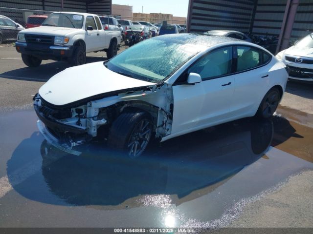 5YJ3E1EA1NF241533 Tesla 2022