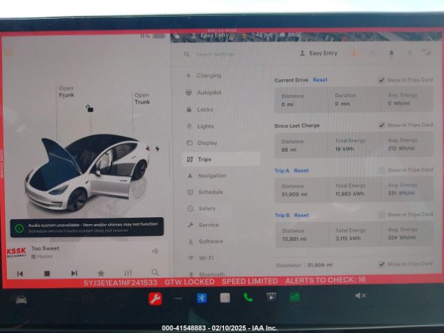 5YJ3E1EA1NF241533 Tesla 2022