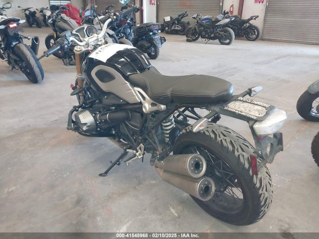 2015 BMW R NINE T WB10A1604FZ583913 Photo 2