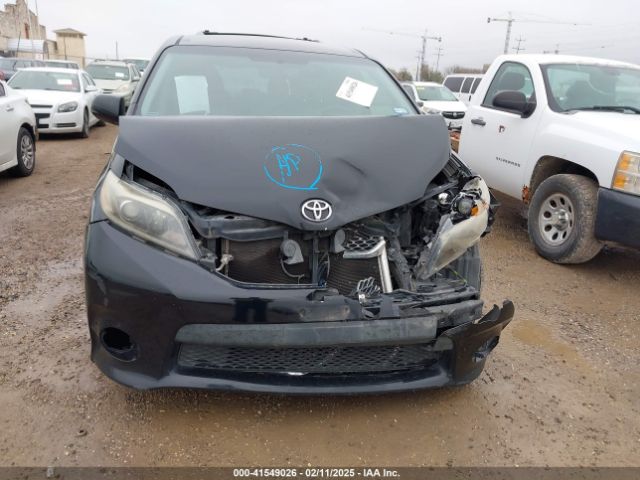 5TDXZ3DC2HS783440 Toyota Sienna Se 8 Passenger