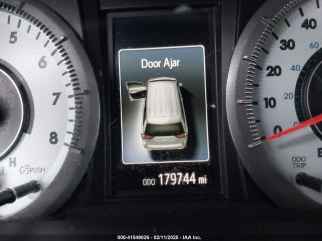 5TDXZ3DC2HS783440 Toyota Sienna Se 8 Passenger