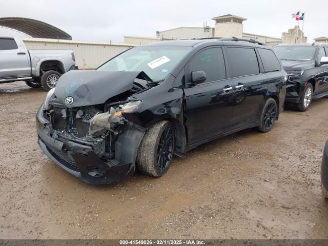5TDXZ3DC2HS783440 Toyota Sienna Se 8 Passenger