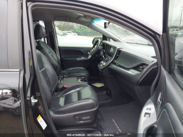5TDXZ3DC2HS783440 Toyota Sienna Se 8 Passenger