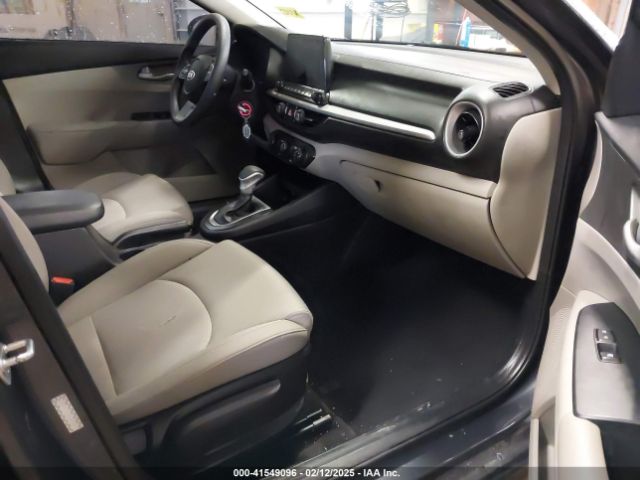 3KPF24AD8LE187349 KIA Forte Lxs