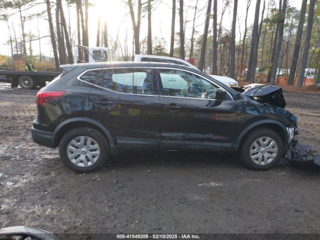 JN1BJ1CR0JW261460 Nissan Rogue Sport S