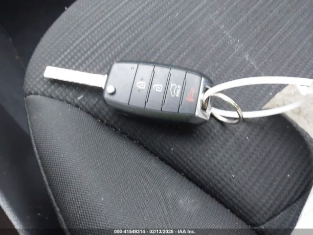 5XYKT3A69EG522390 KIA SORENTO LX