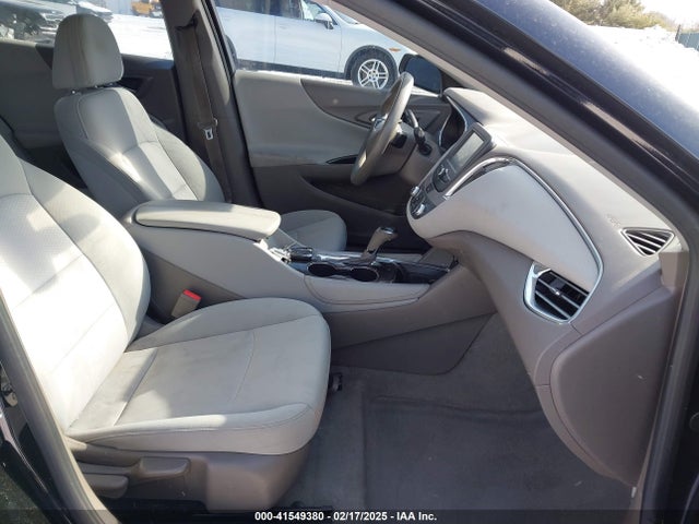 1G1ZE5ST3HF107011 Chevrolet MALIBU 1LT