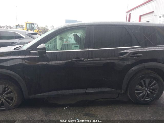 5N1DR3AA4NC211106 Nissan Pathfinder S 2wd