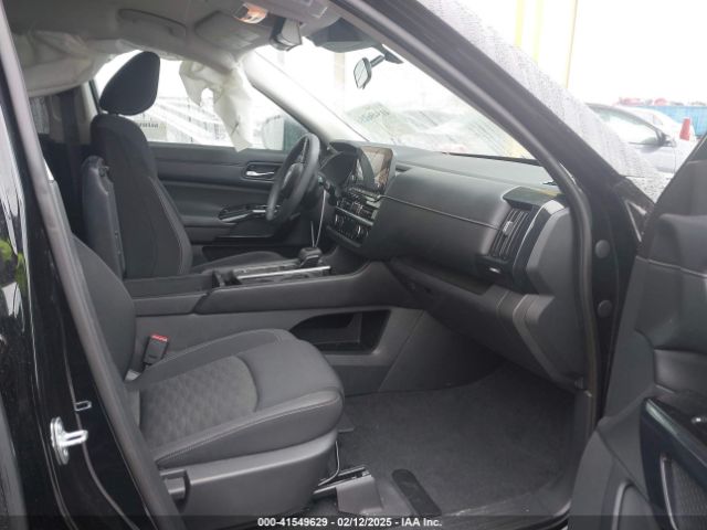 5N1DR3AA4NC211106 Nissan Pathfinder S 2wd