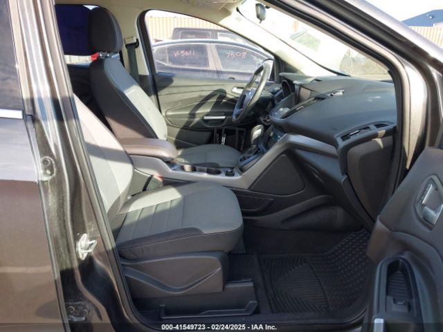 1FMCU9GX5FUB19071 Ford ESCAPE SE