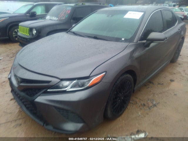 4T1B11HK0JU037704 Toyota CAMRY SE