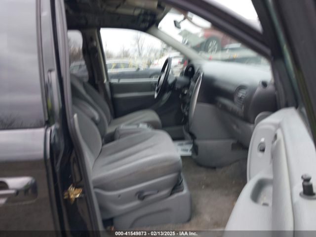 2005 CHRYSLER TOWN & COUNTRY 2C4GP54L05R429793 Photo 4