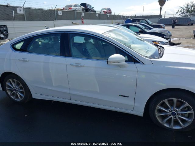 3FA6P0PU4HR215395 Ford Fusion Energi Se Luxury