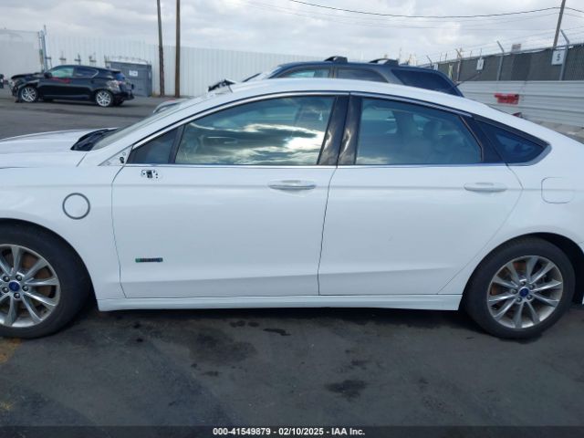 3FA6P0PU4HR215395 Ford Fusion Energi Se Luxury