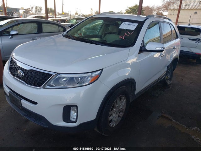 KIA SORENTO LX 2015 5XYKT4A68FG597492 Image 2