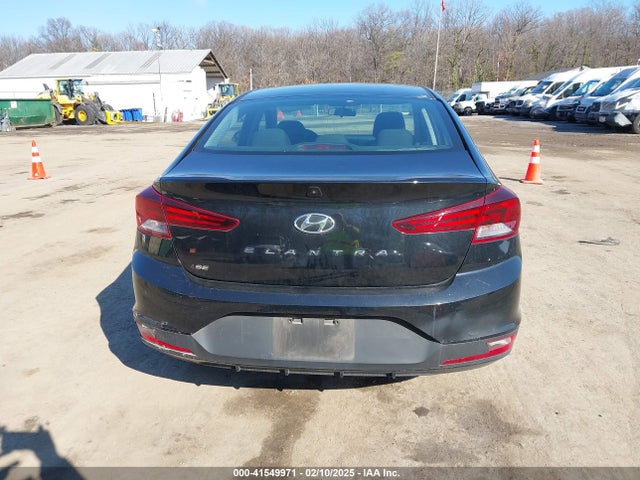 Hyundai ELANTRA SE 2019 5NPD74LF4KH412450 Image 16