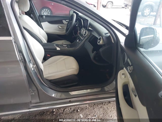 55SWF4JBXHU182754 Mercedes-Benz C 300 Luxury/sport