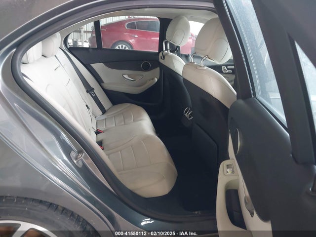 55SWF4JBXHU182754 Mercedes-Benz C 300 Luxury/sport