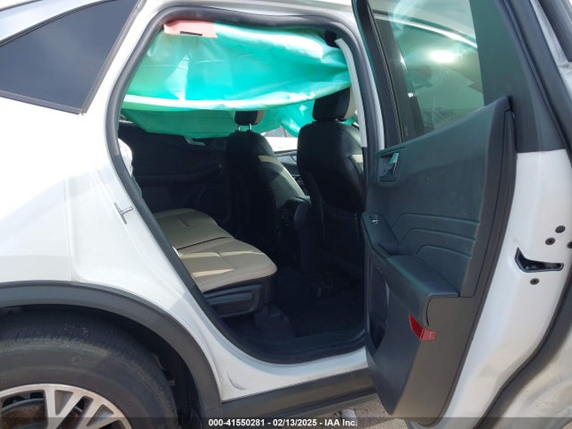 1FMCU0H6XNUA06474 Ford ESCAPE SEL