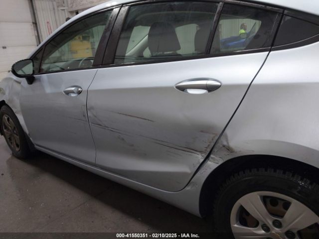 1G1BC5SM3J7184008 Chevrolet Cruze Ls Auto