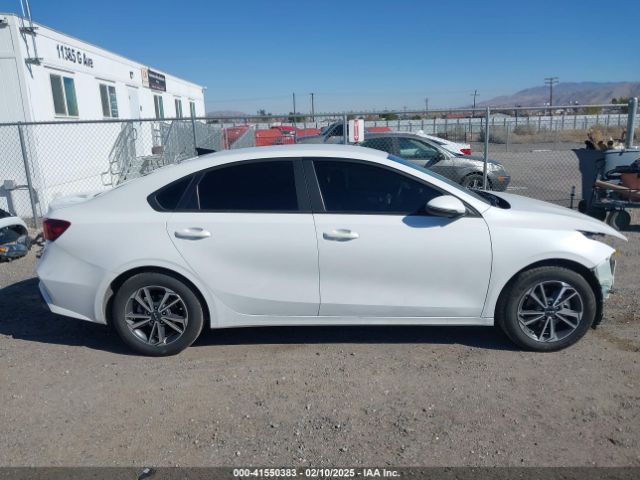 3KPF24AD7NE476371 KIA Forte Lxs