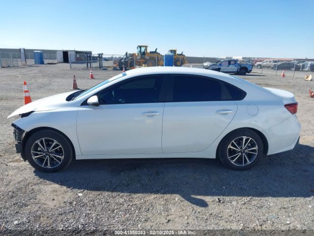 3KPF24AD7NE476371 KIA Forte Lxs