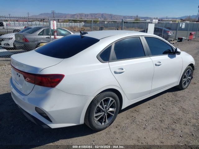 3KPF24AD7NE476371 KIA Forte Lxs