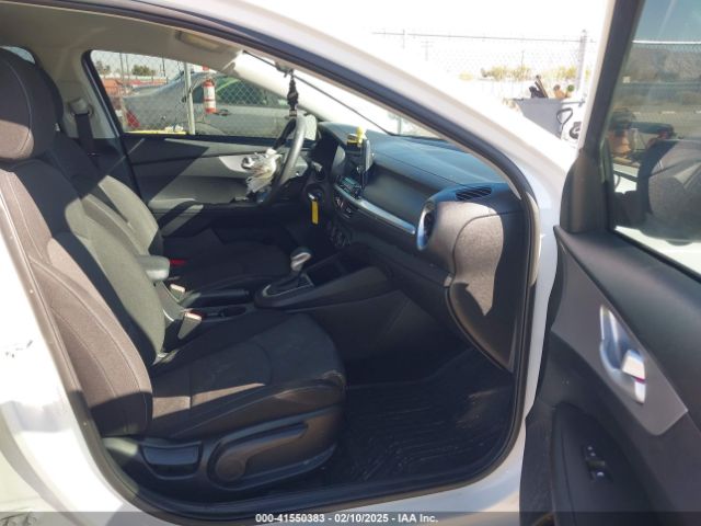 3KPF24AD7NE476371 KIA Forte Lxs