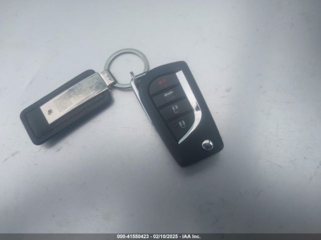 5YFB4MDE8SP237225 Toyota COROLLA LE