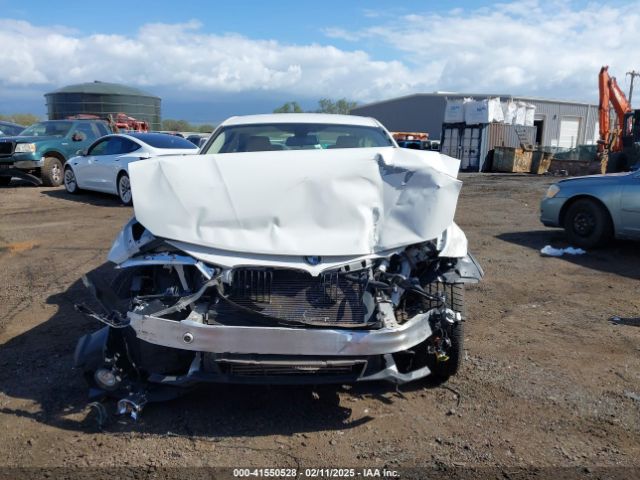 WBA8A9C51GK617592 BMW 320i