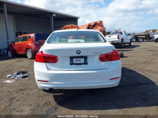 WBA8A9C51GK617592 BMW 320i