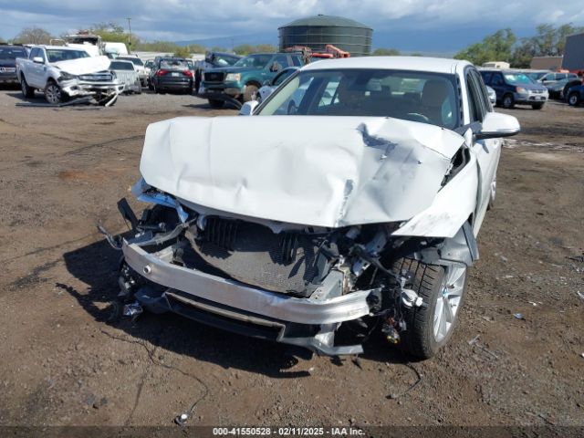 WBA8A9C51GK617592 BMW 320i