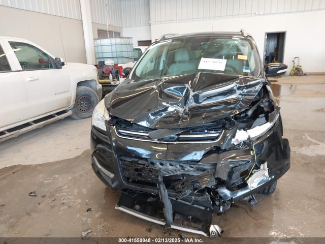 1FMCU0J9XFUA42591 Ford Escape Titanium