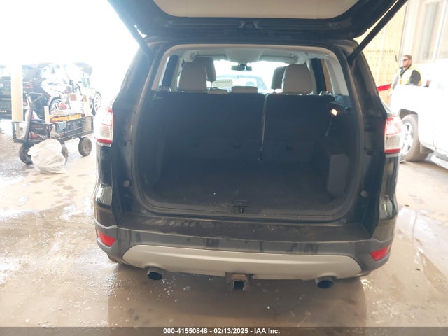 1FMCU0J9XFUA42591 Ford Escape Titanium