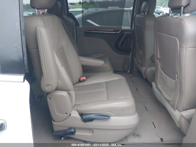2C4RC1GG7GR128503 Chrysler Town & Country Limited Platinum