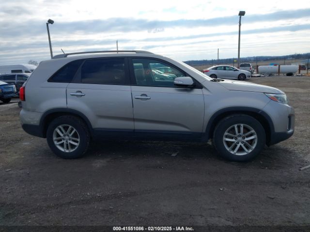 5XYKT3A67FG608962 KIA SORENTO LX
