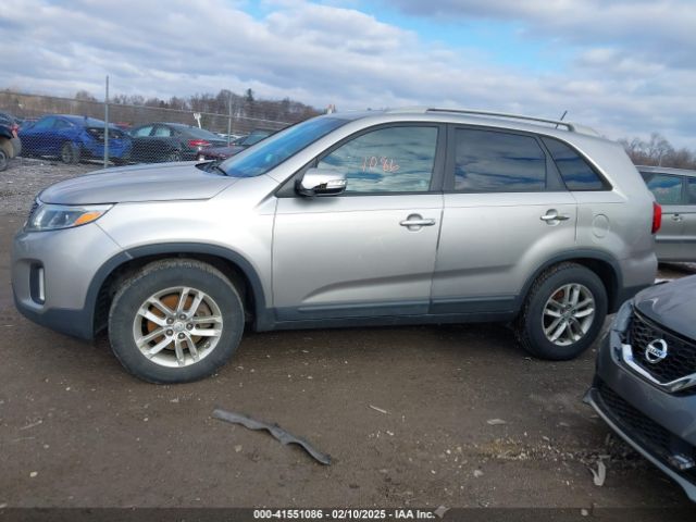5XYKT3A67FG608962 KIA SORENTO LX