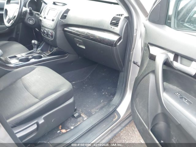 5XYKT3A67FG608962 KIA SORENTO LX