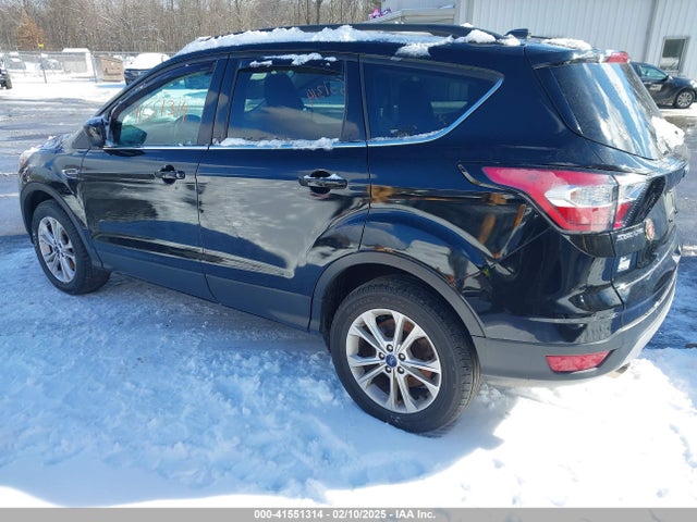 Ford ESCAPE SE 2018 1FMCU9GDXJUB92211 Image 3